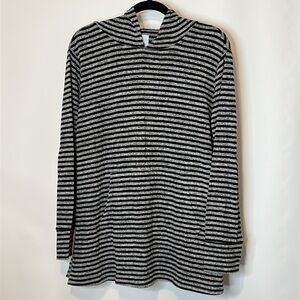 Sunday Women's Black and Gray Sweater